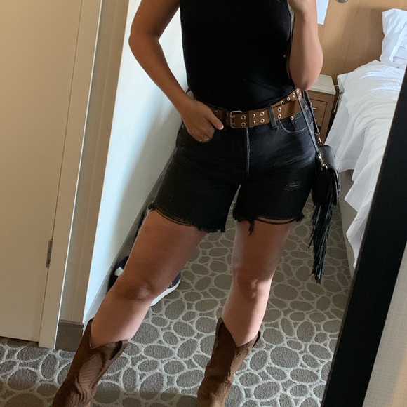 Levi’s 501 jean shorts - Picture 4 of 4